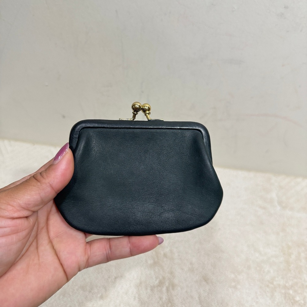 Vintage Coach Women's Black Leather Kiss Lock Coin Purse